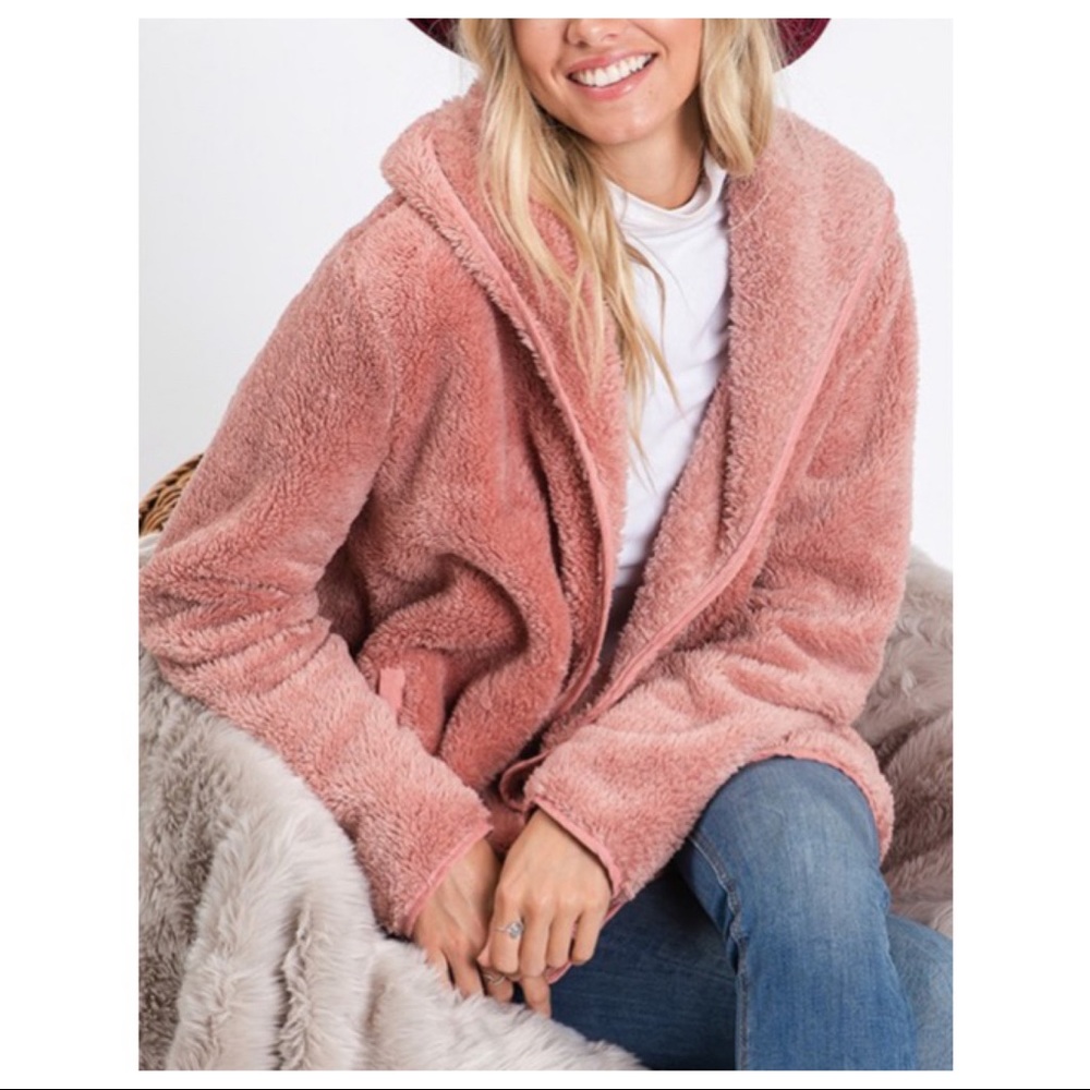 Beautiful hooded Sherpa jacket with pockets - Picture 7 of 8